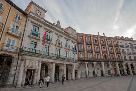 Imagen El Ayuntamiento de Burgos recuerda las bonificaciones del IBI para...