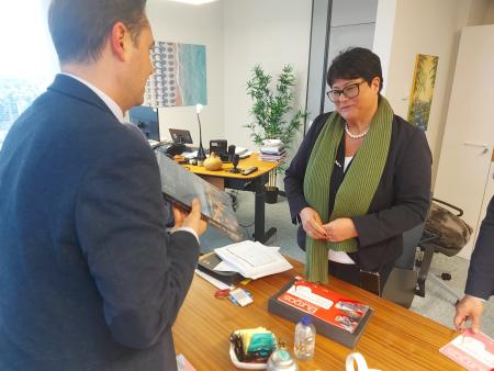 Image 28/3/23 La presidenta de la Comisión de Cultura del Parlamento Europeo recibe la presentación del proyecto Burgos 2031