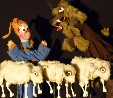 Teatro de Títeres. Birloque: “Pitu-titu y el lobo feroz”.