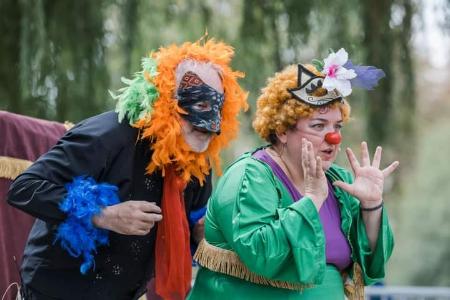 Espectáculo de Clown Familiar.  CCCclowns&La Mueca: “Fifí y Cosquilla y el circo de pacotilla”.