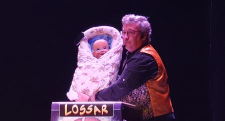 Magia Familiar. Lossar: “Ventrilomagia”.